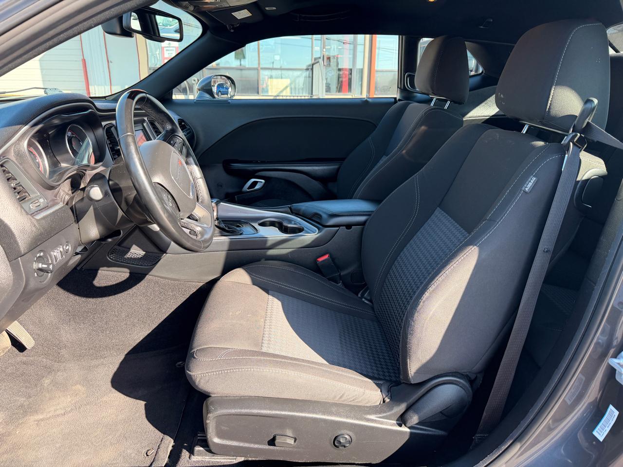 Dodge Challenger SXT 2021