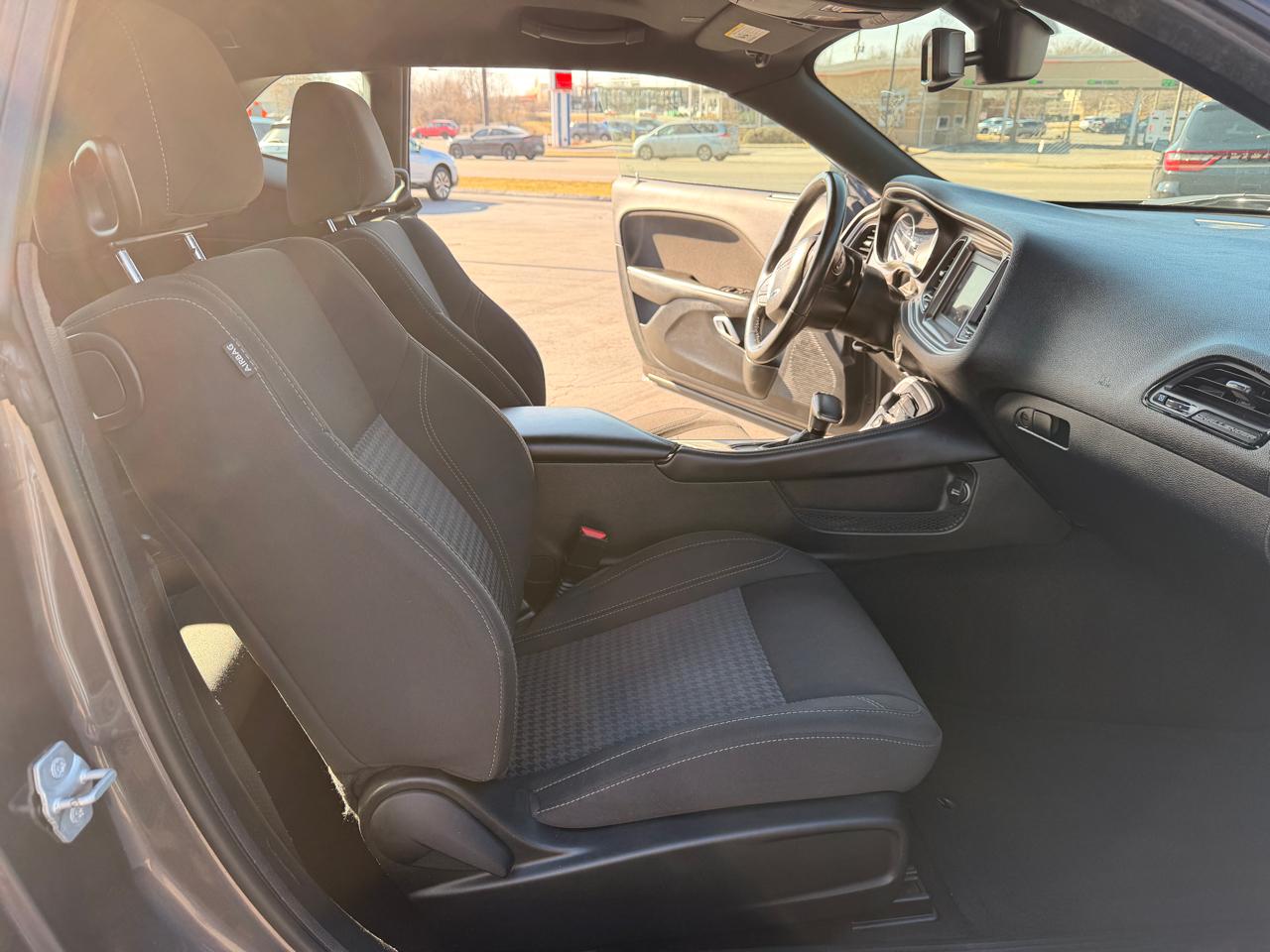 Dodge Challenger SXT 2021