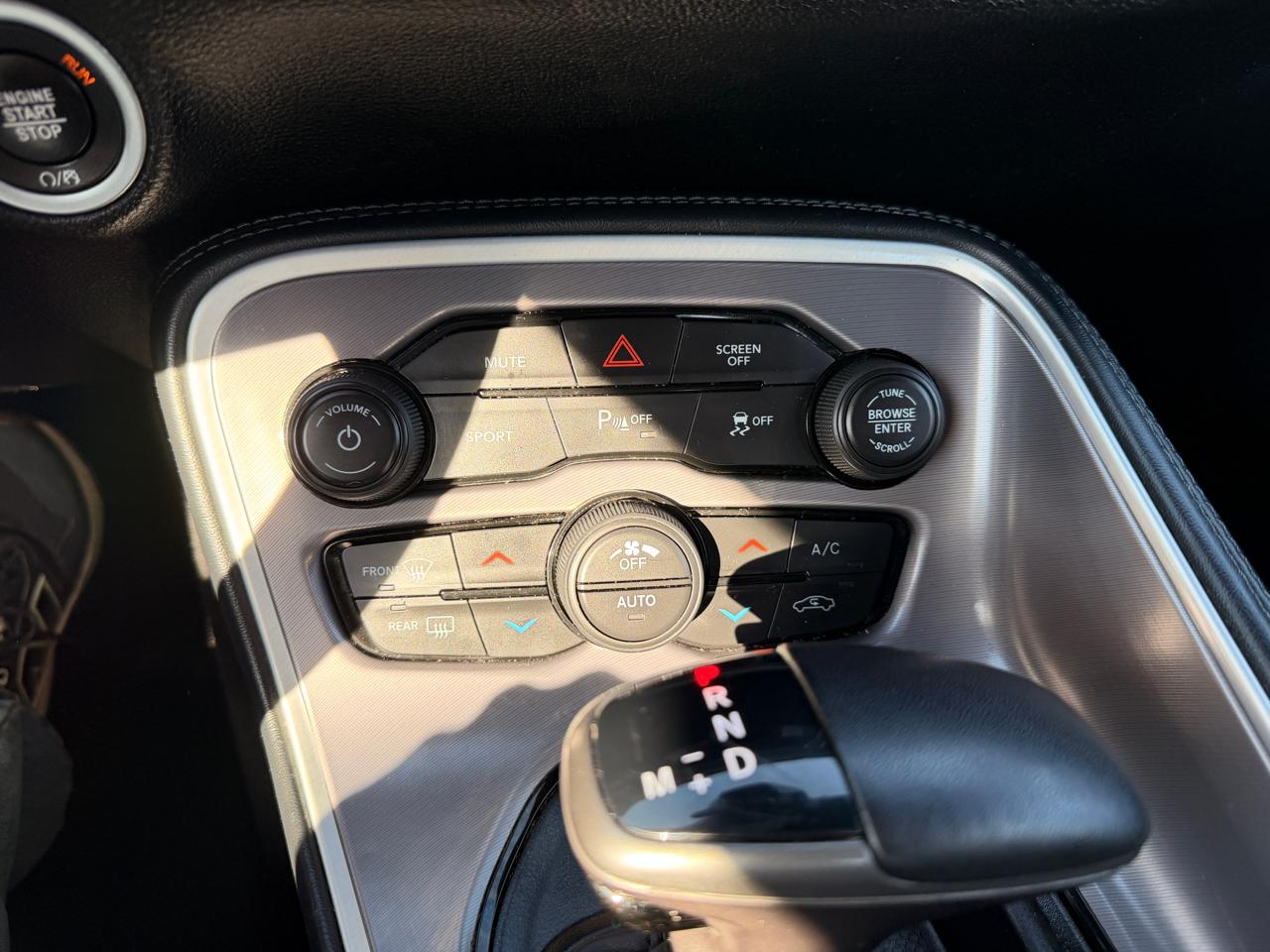 Dodge Challenger SXT 2021