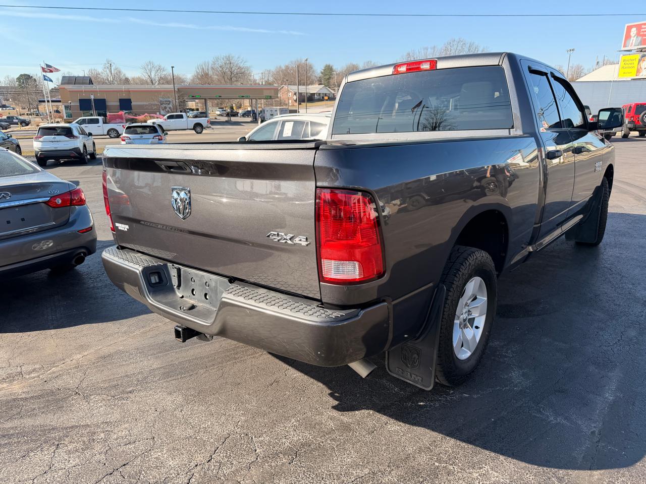 RAM 1500 Tradesman Quad Cab 4WD 2018