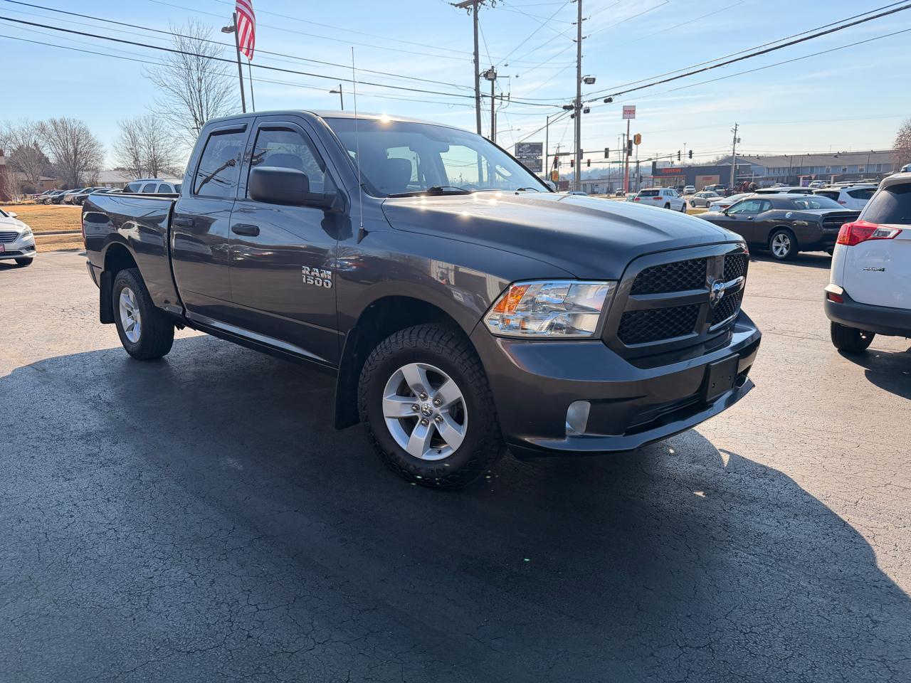 RAM 1500 Tradesman Quad Cab 4WD 2018