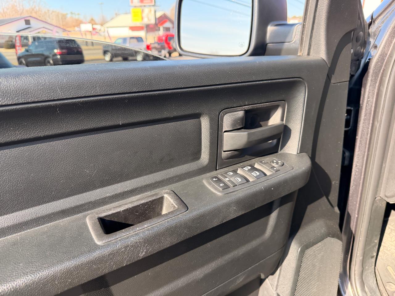 RAM 1500 Tradesman Quad Cab 4WD 2018