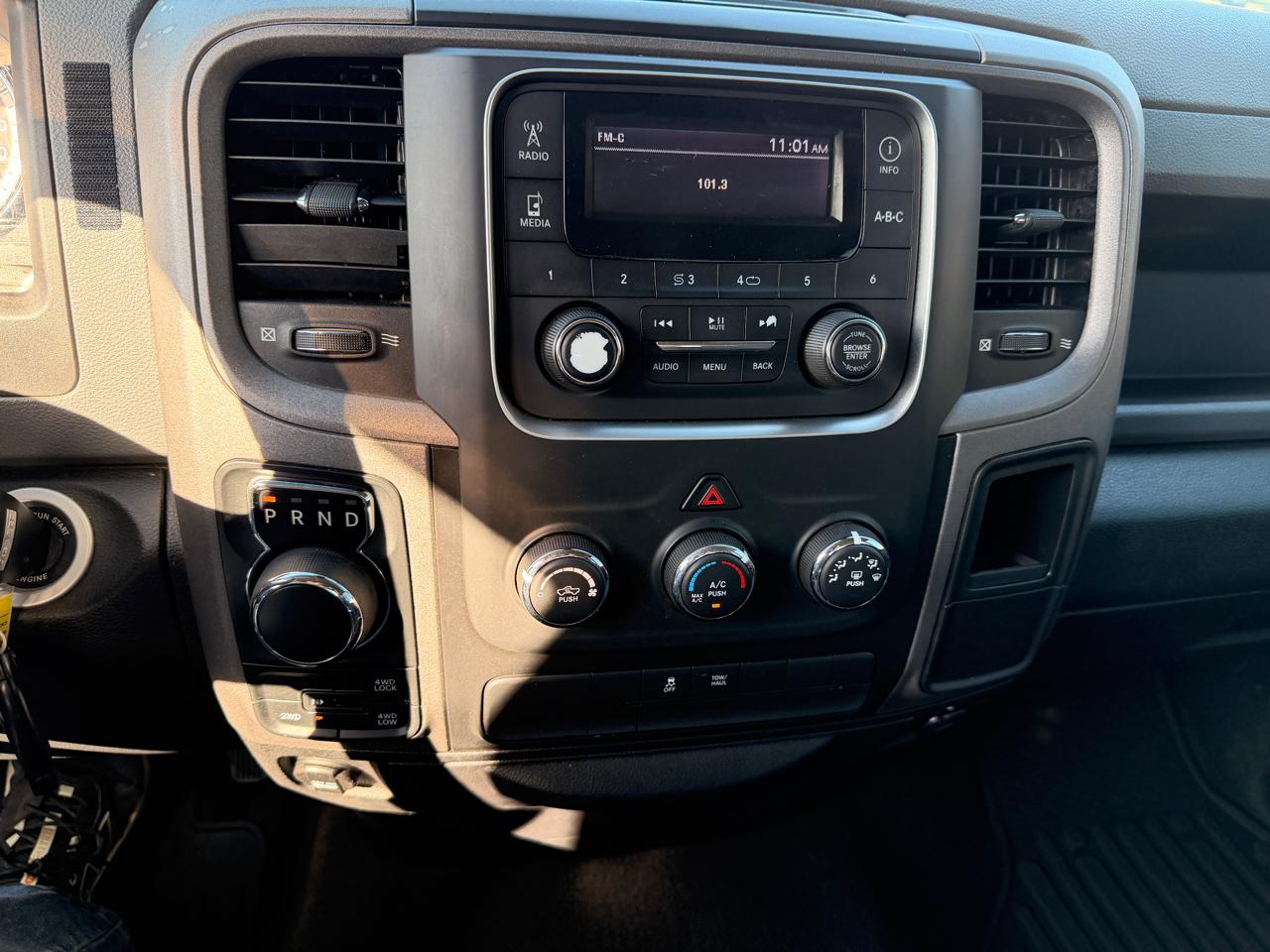 RAM 1500 Tradesman Quad Cab 4WD 2018