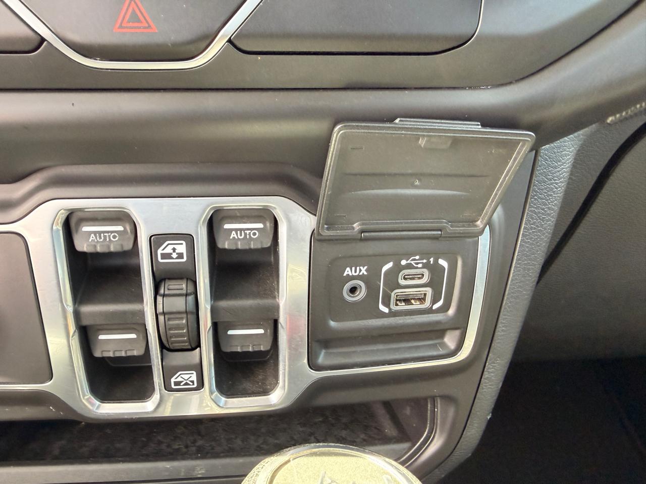 Jeep Wrangler Unlimited Sport 2018