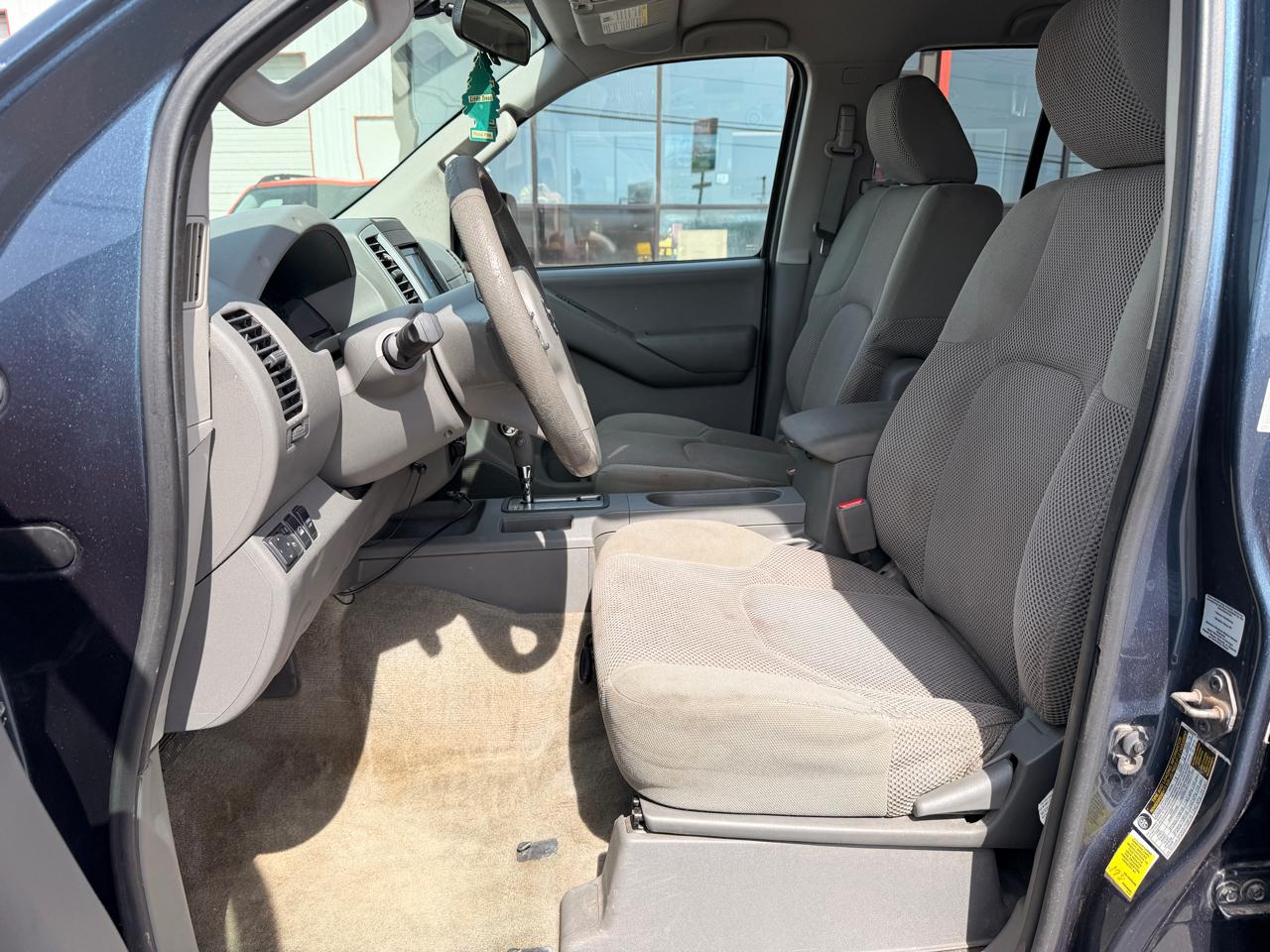 Nissan Frontier SV Crew Cab 5AT 4WD 2014