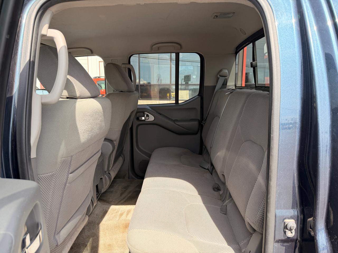 Nissan Frontier SV Crew Cab 5AT 4WD 2014