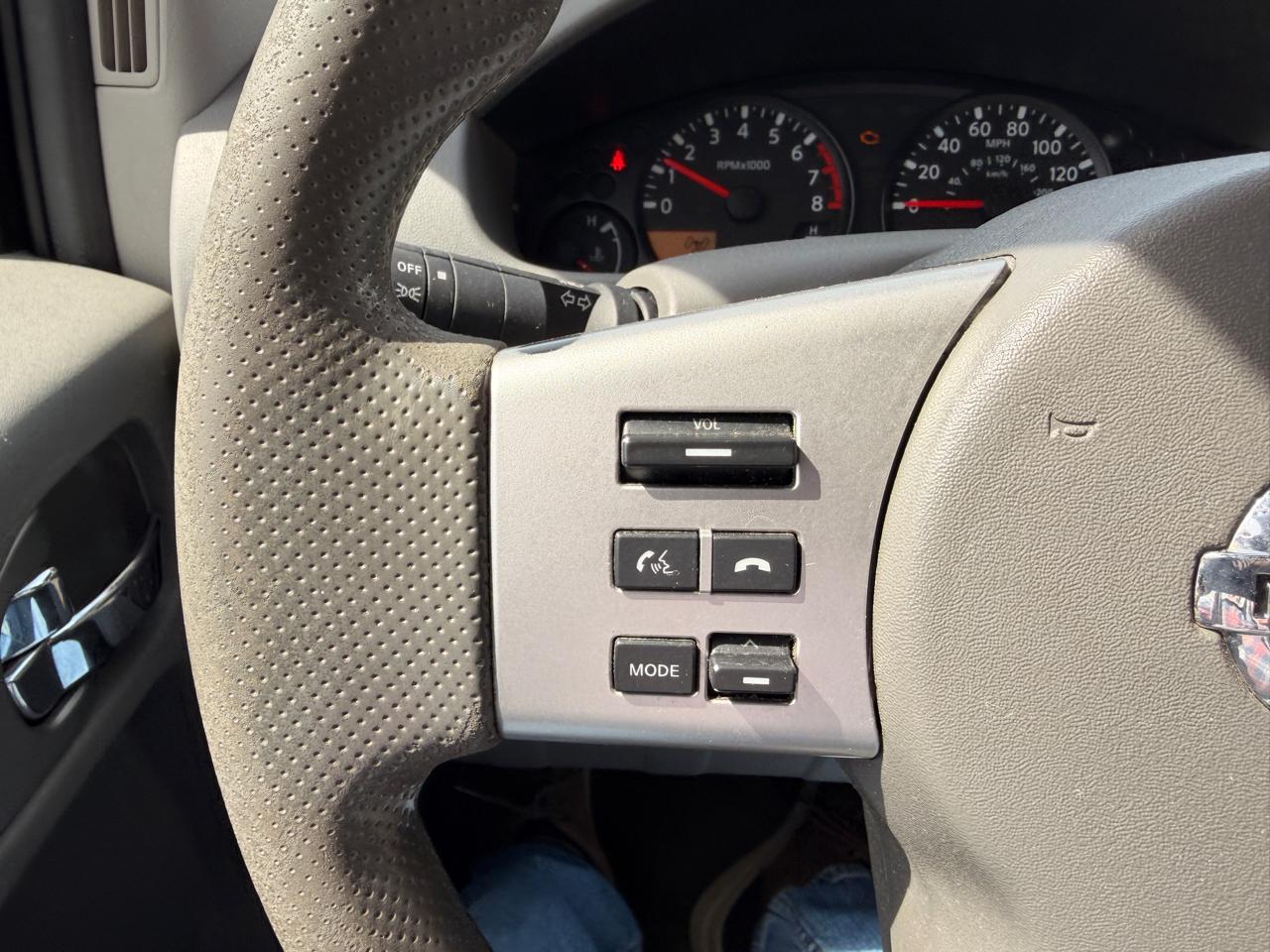 Nissan Frontier SV Crew Cab 5AT 4WD 2014