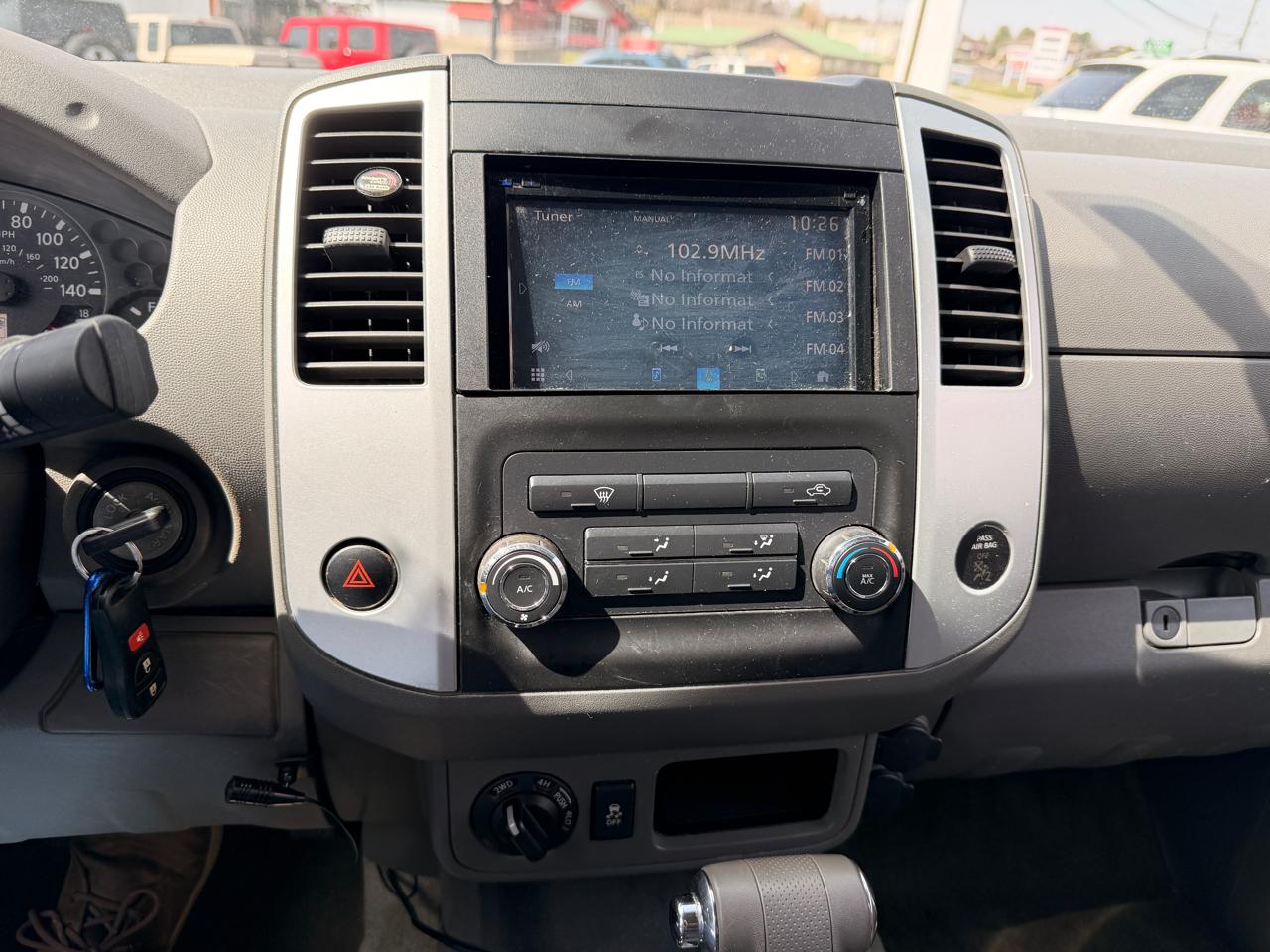 Nissan Frontier SV Crew Cab 5AT 4WD 2014