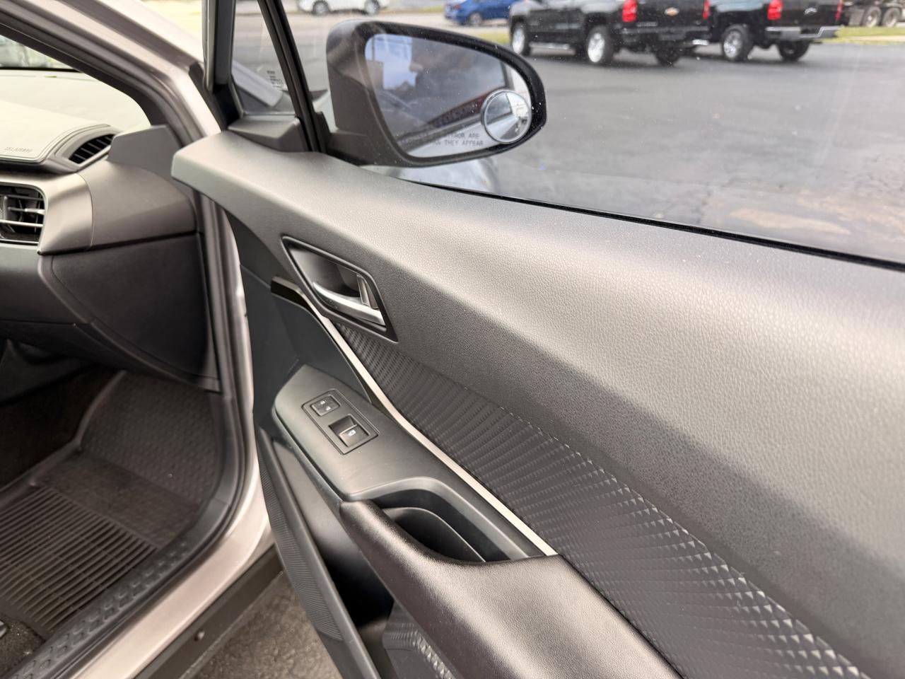 Toyota C-HR XLE 2018