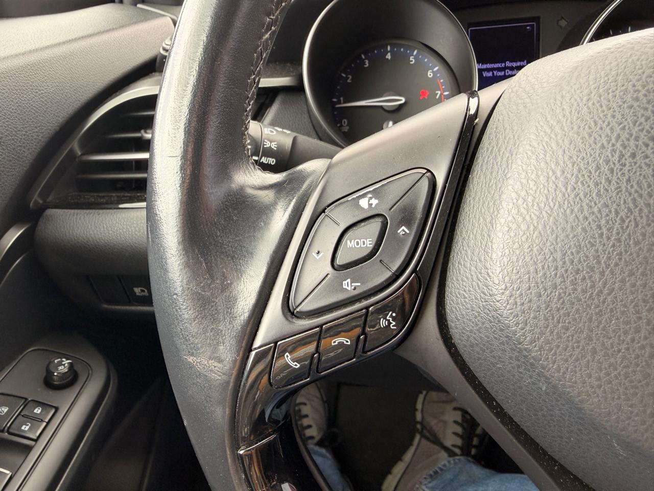 Toyota C-HR XLE 2018