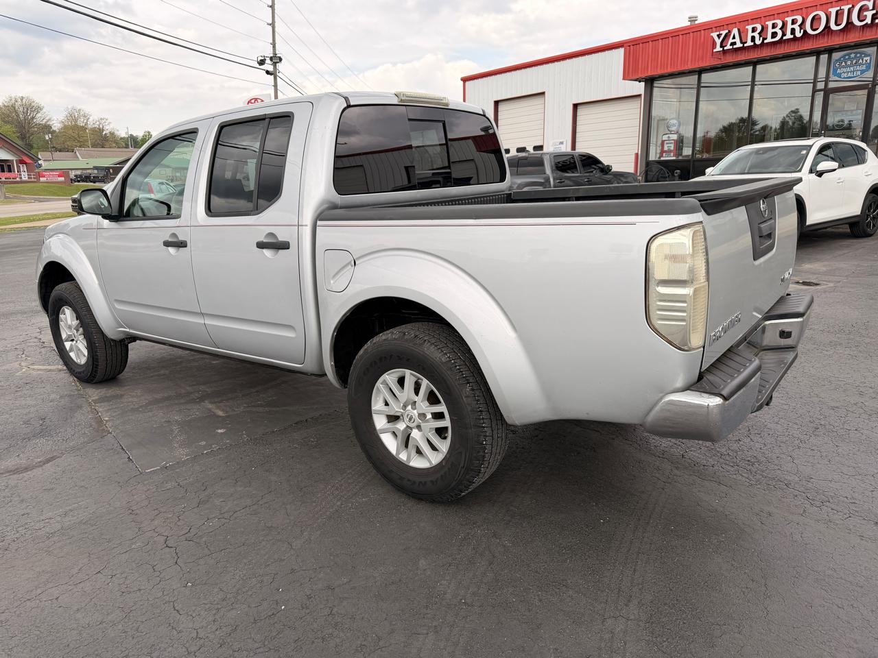 Nissan Frontier SV Crew Cab 4WD 2019