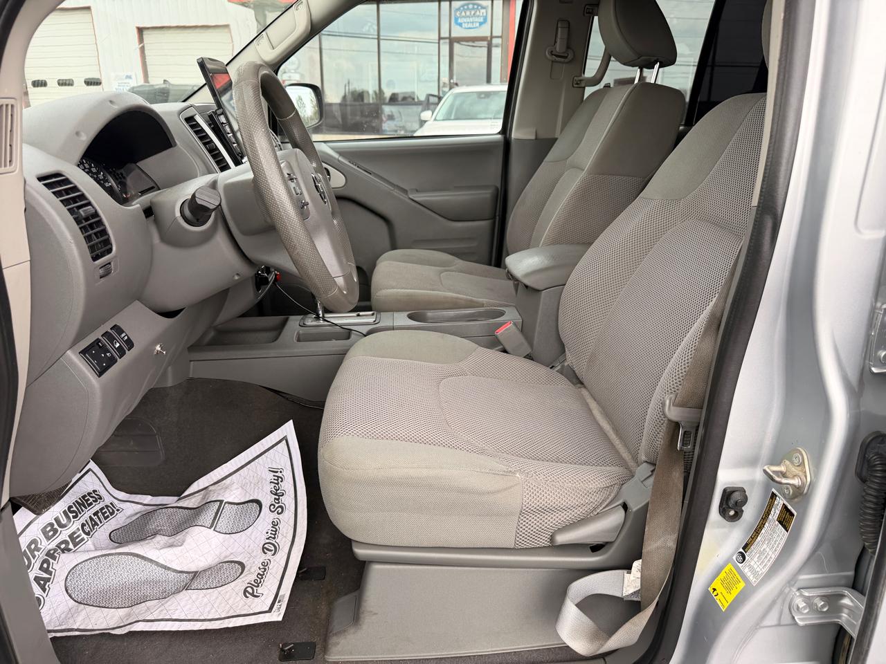 Nissan Frontier SV Crew Cab 4WD 2019