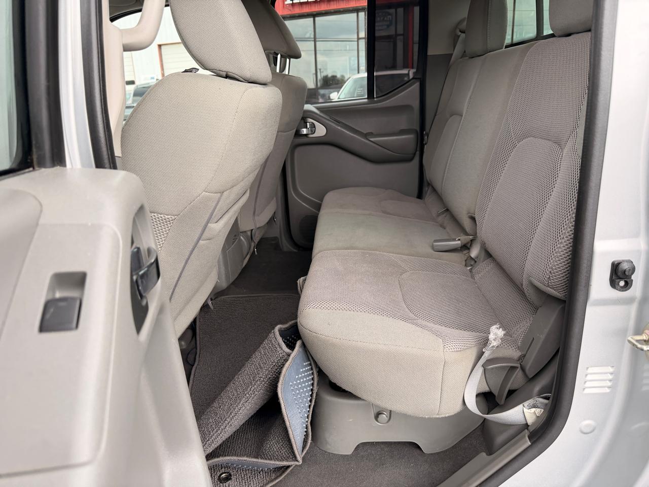 Nissan Frontier SV Crew Cab 4WD 2019