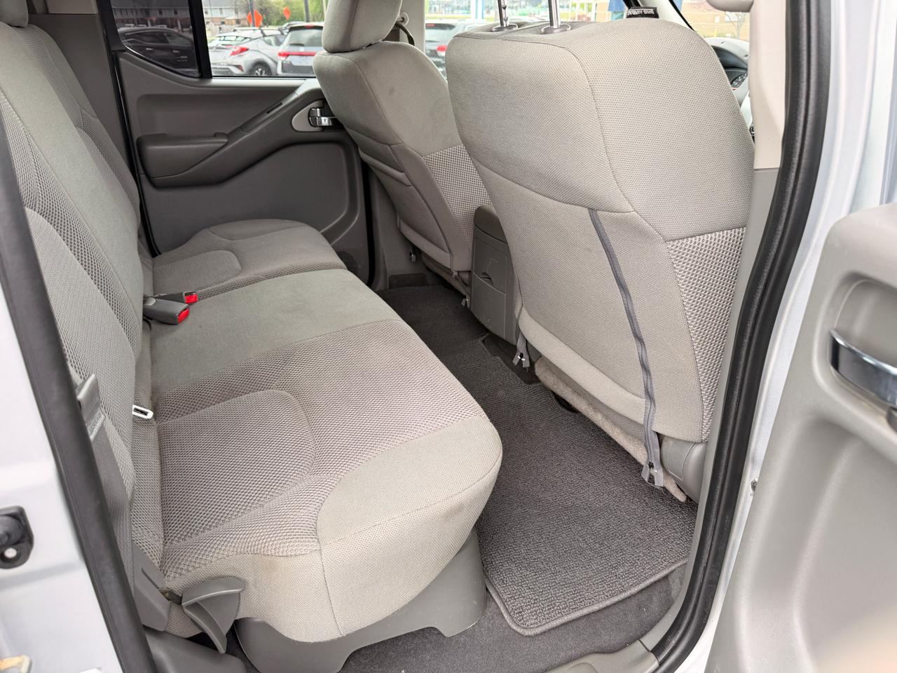 Nissan Frontier SV Crew Cab 4WD 2019