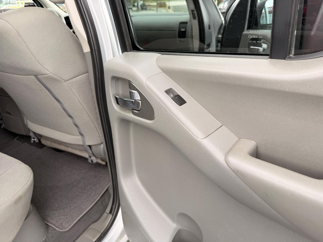 Nissan Frontier SV Crew Cab 4WD 2019