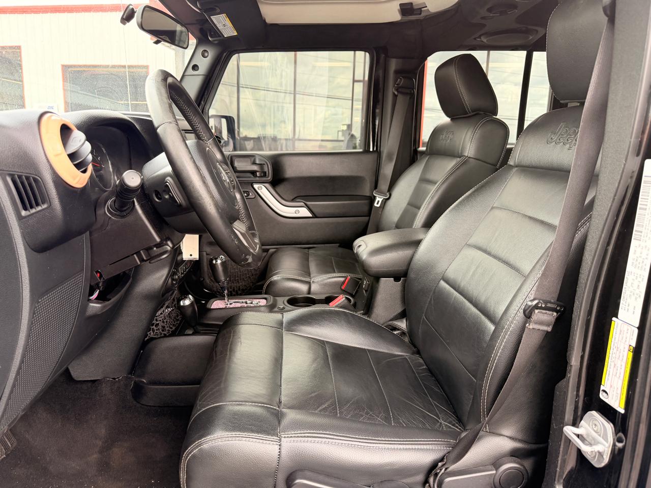 Jeep Wrangler Unlimited Sahara 4WD 2012