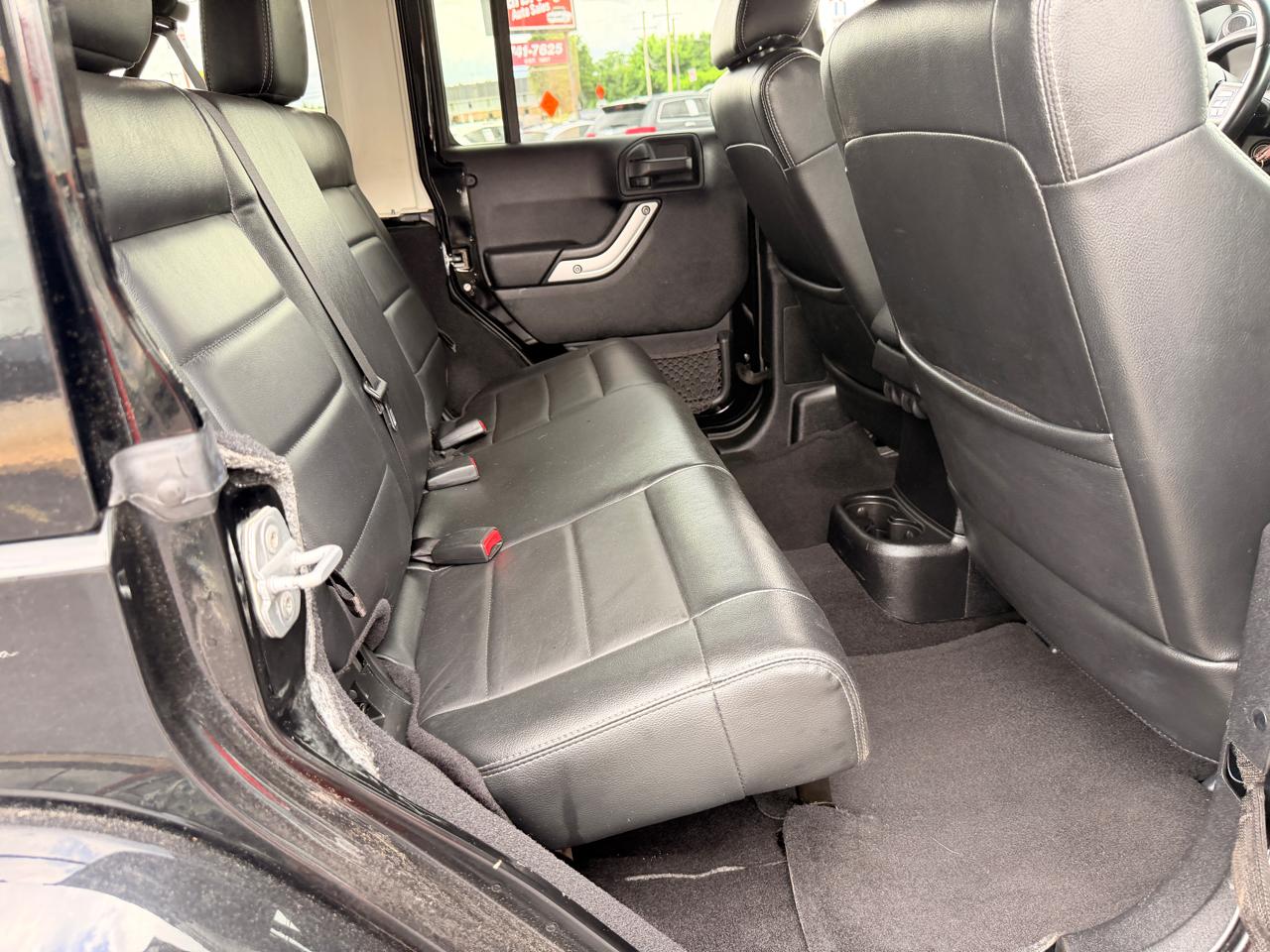 Jeep Wrangler Unlimited Sahara 4WD 2012