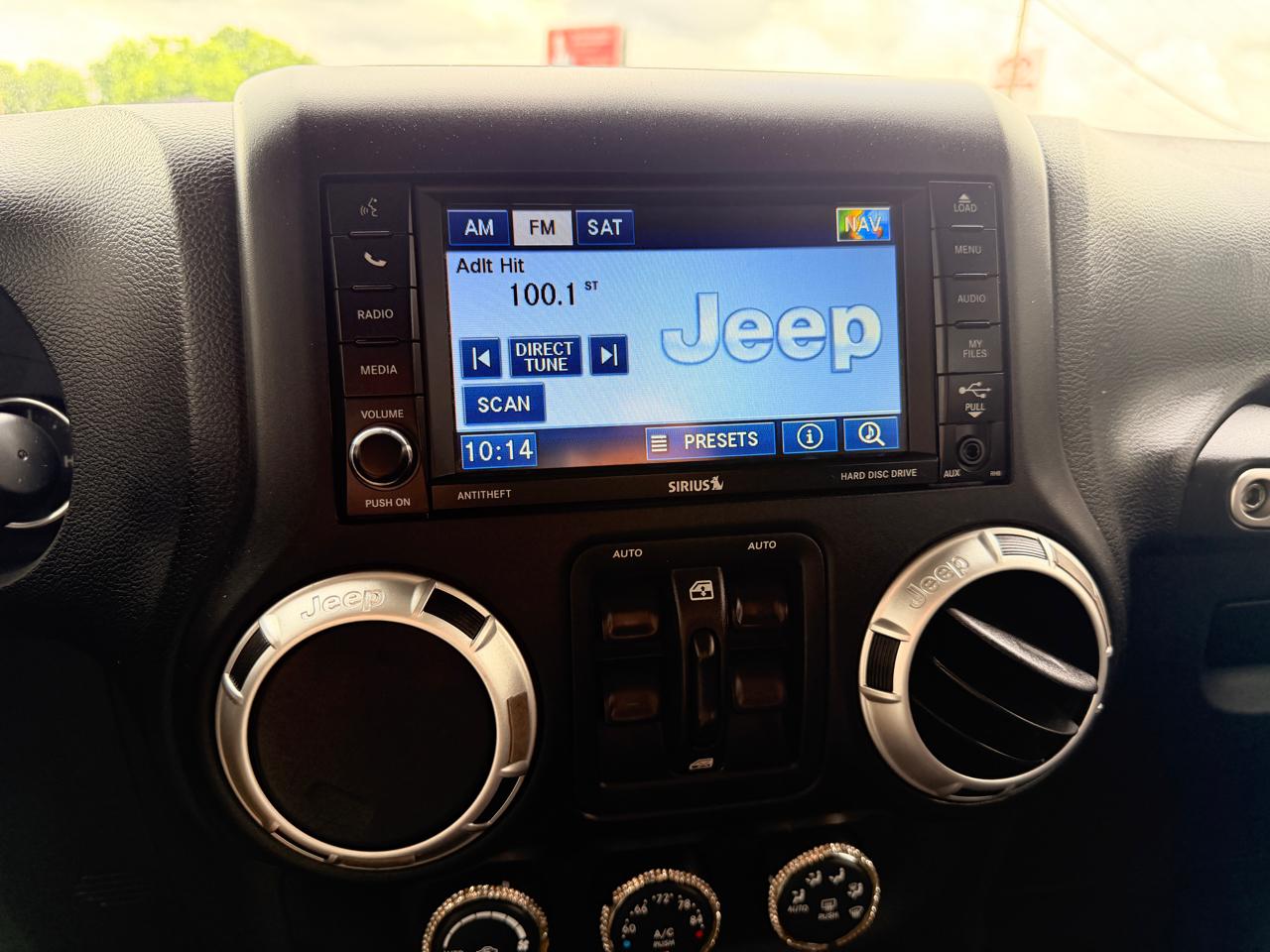 Jeep Wrangler Unlimited Sahara 4WD 2012