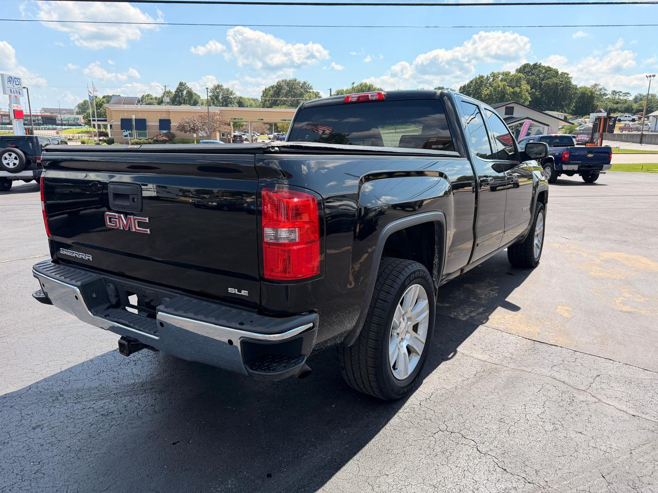 GMC Sierra 1500 SLE Double Cab 4WD 2015