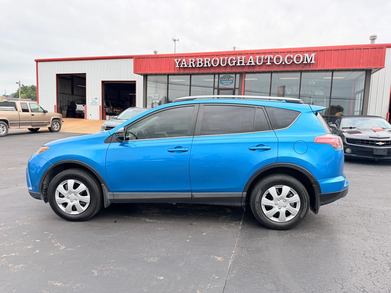 Toyota RAV4 LE FWD 2017
