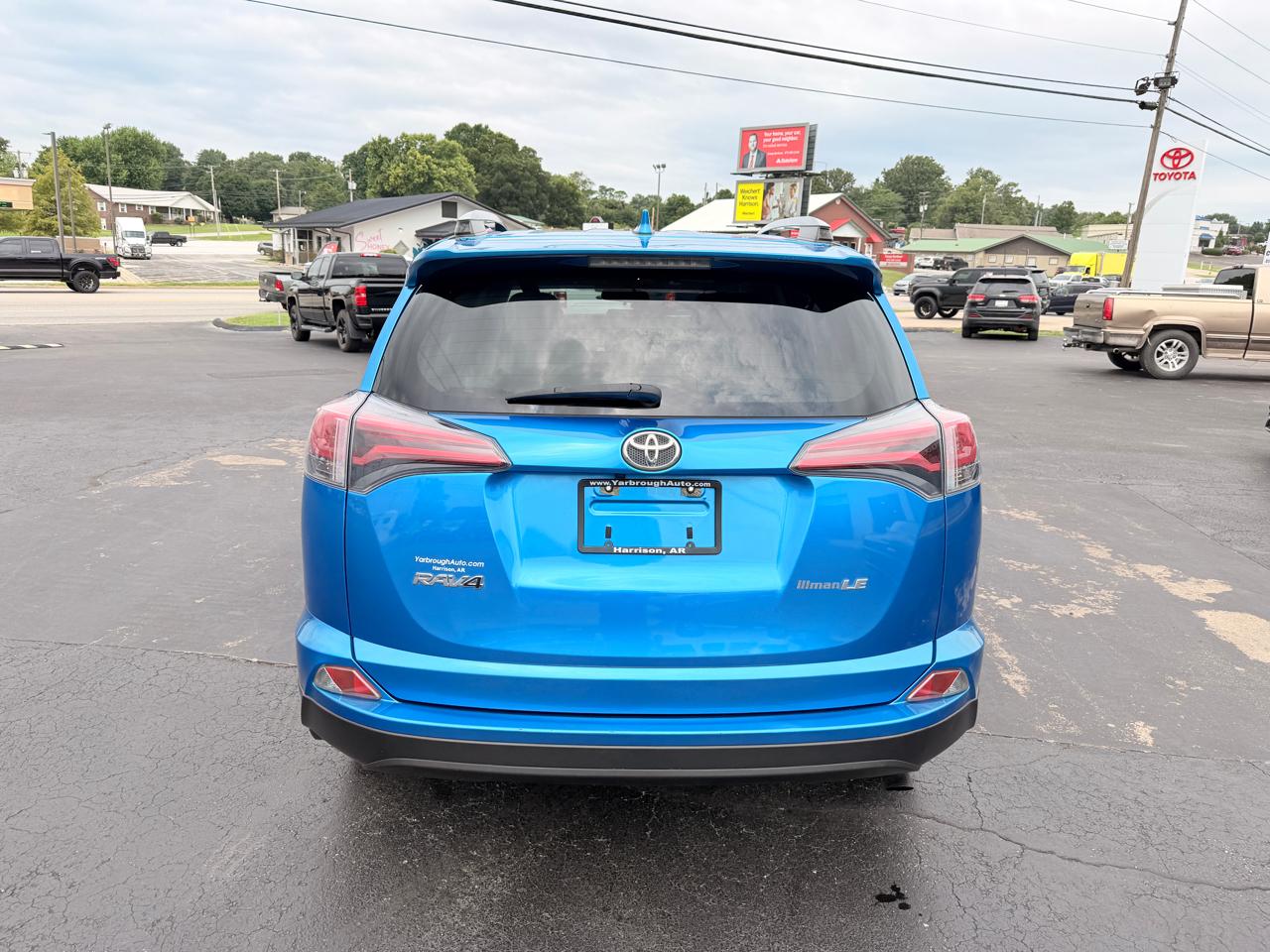 Toyota RAV4 LE FWD 2017