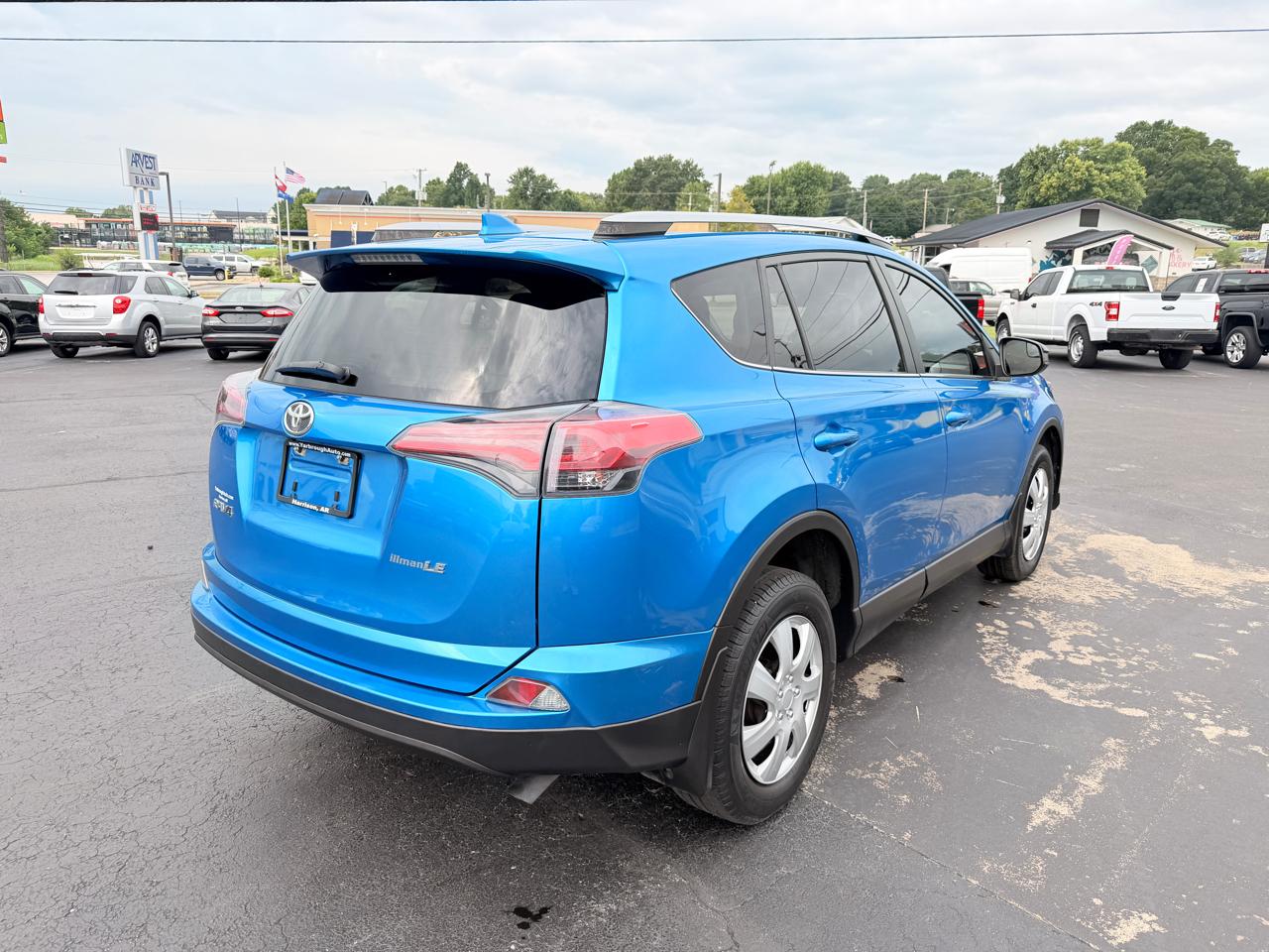 Toyota RAV4 LE FWD 2017