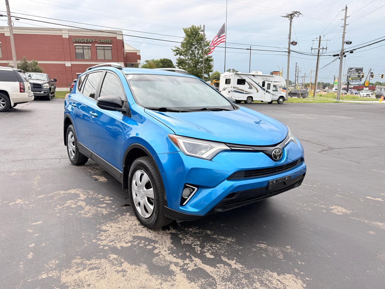 Toyota RAV4 LE FWD 2017