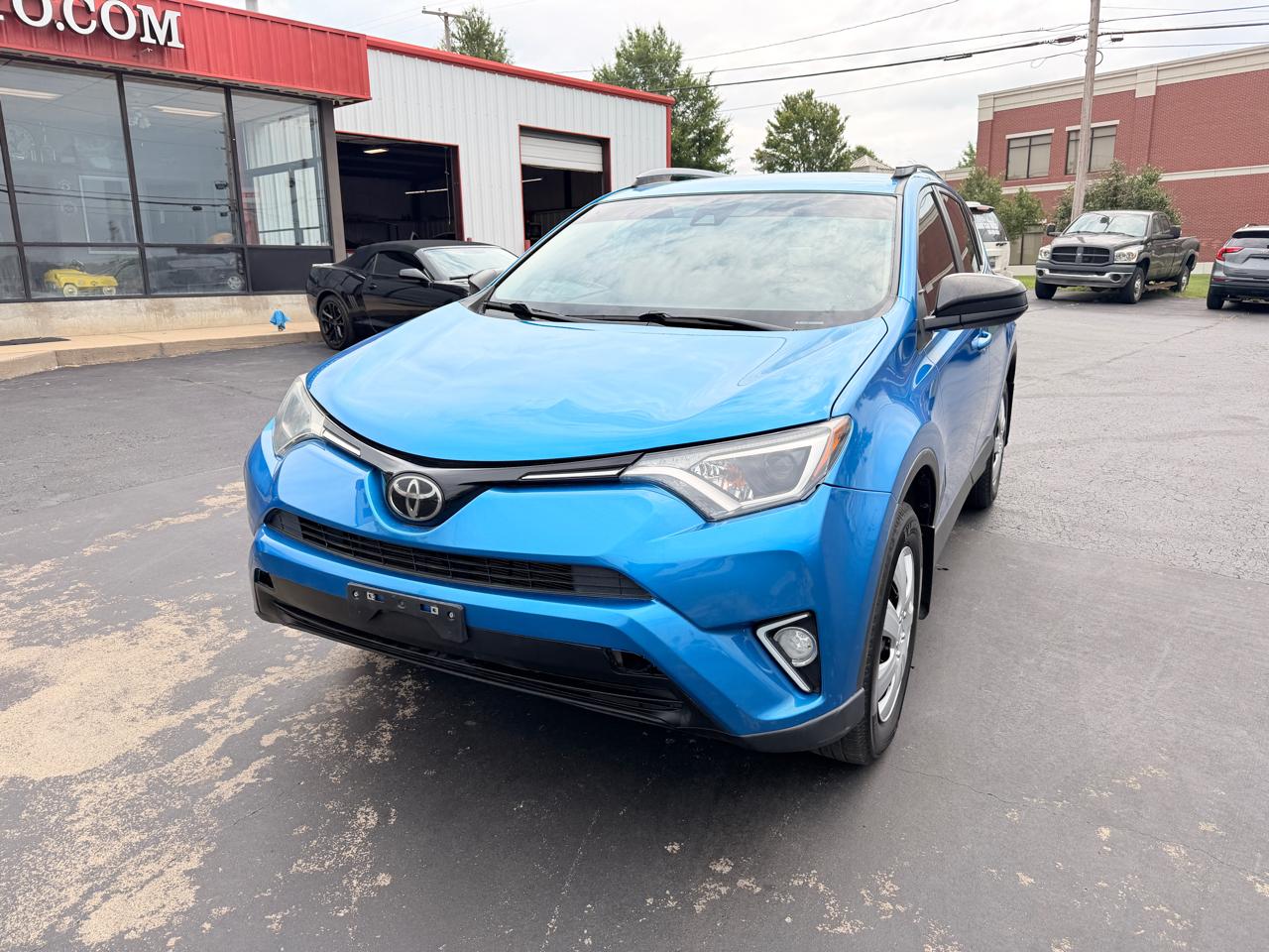 Toyota RAV4 LE FWD 2017