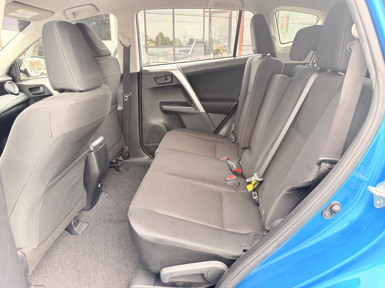 Toyota RAV4 LE FWD 2017
