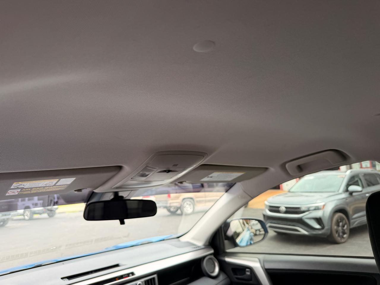 Toyota RAV4 LE FWD 2017