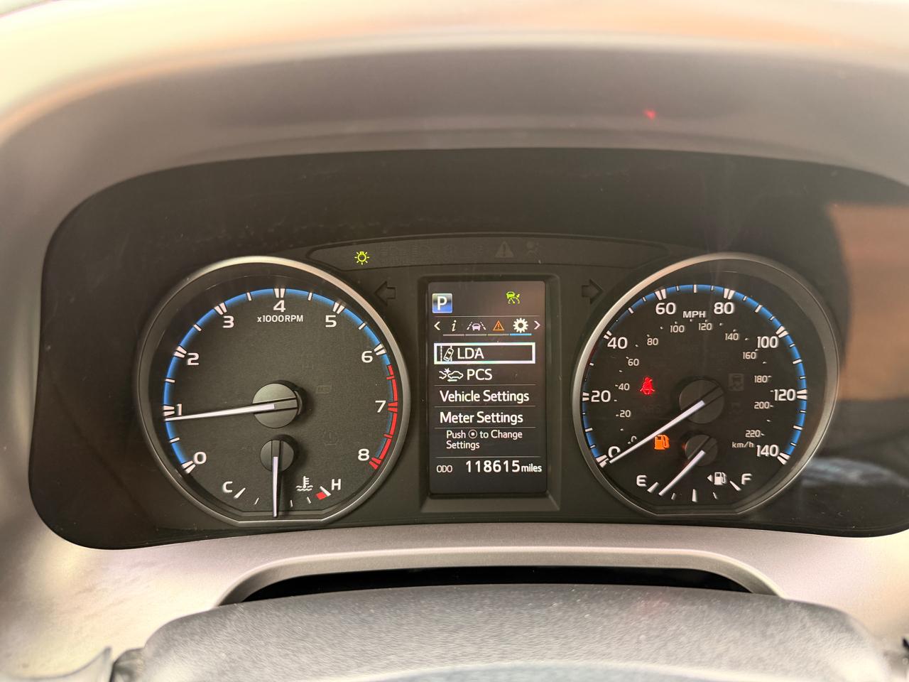 Toyota RAV4 LE FWD 2017