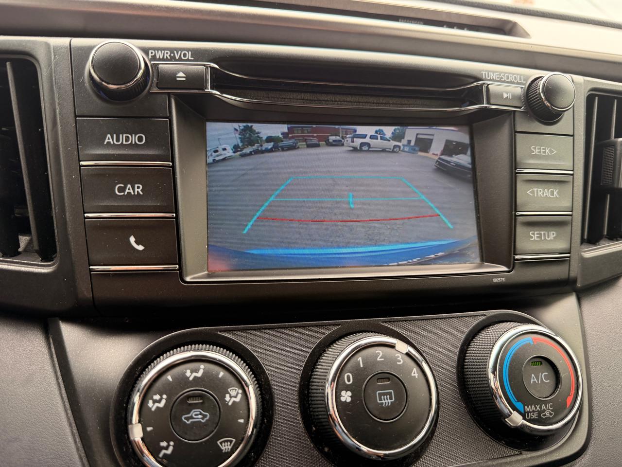 Toyota RAV4 LE FWD 2017