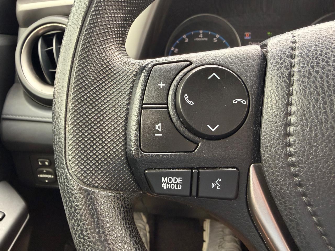 Toyota RAV4 LE FWD 2017
