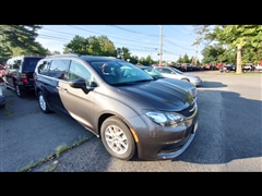 2020 Chrysler Voyager 