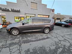 2021 Chrysler Voyager 