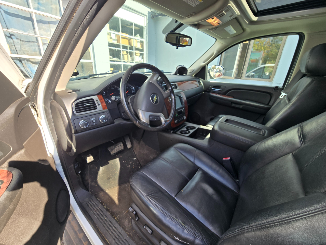 Chevrolet Suburban 4WD 4dr 1500 LT 2013 Chevrolet Suburban 4WD 4dr 1500 LT 2013