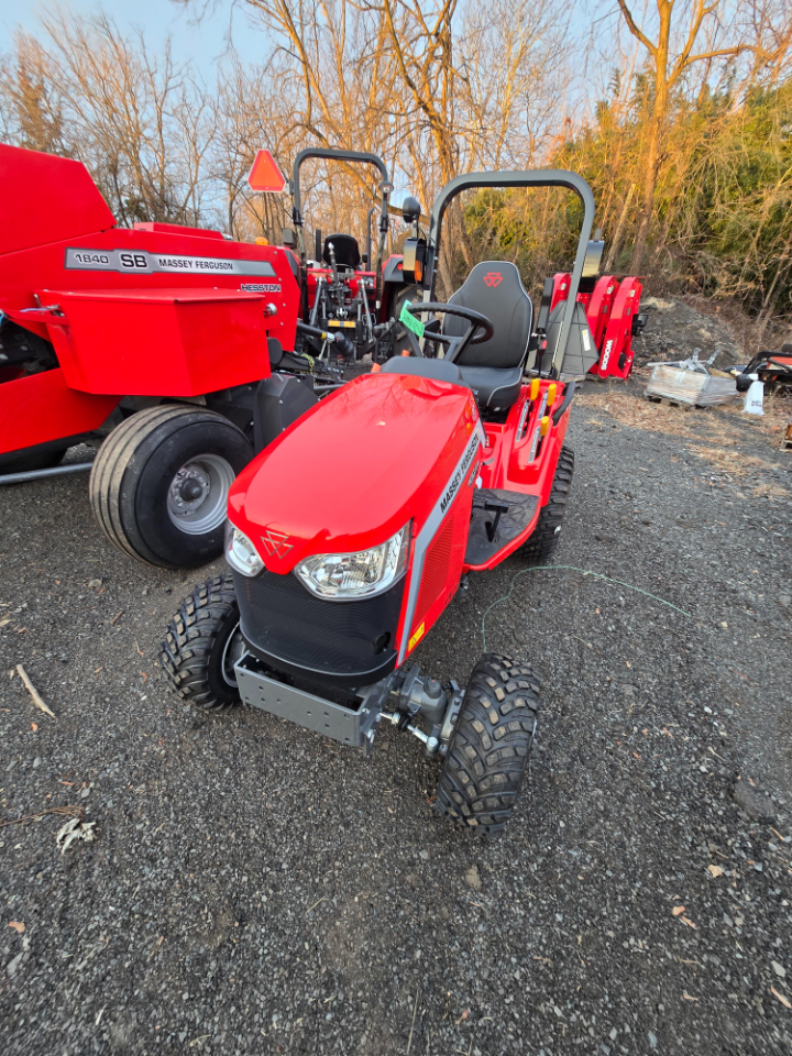 Massey Ferguson Farm  2025