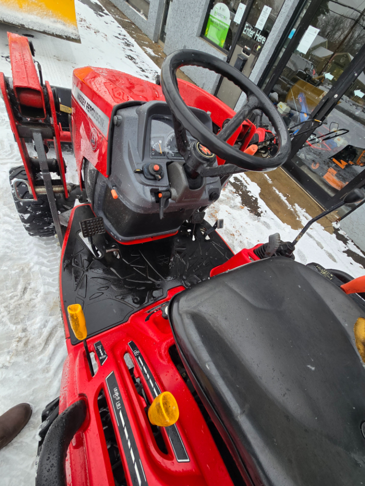 Massey Ferguson Farm  2019