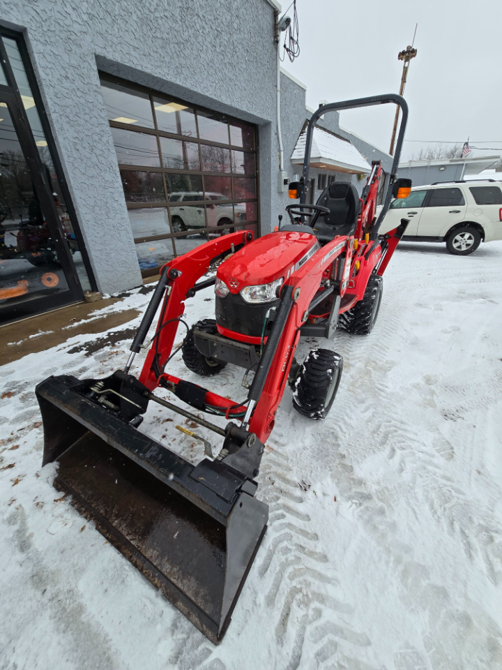 Massey Ferguson Farm  2019