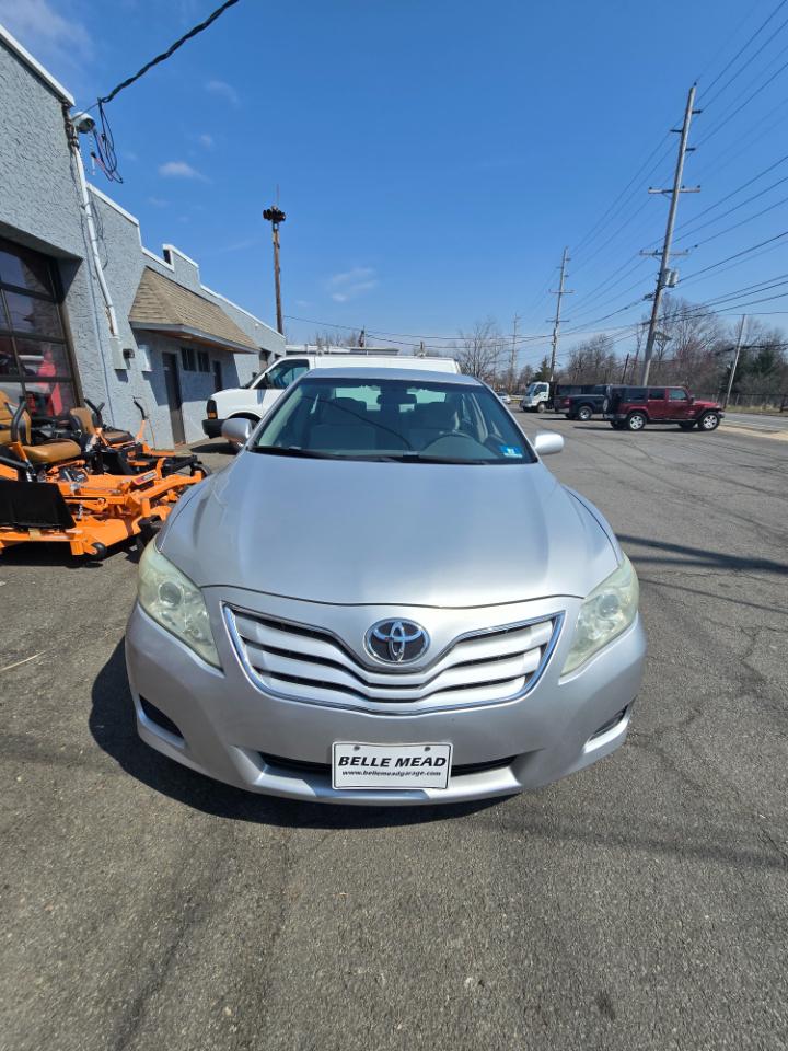 Toyota Camry 4dr Sdn I4 Auto LE (Natl) 2011