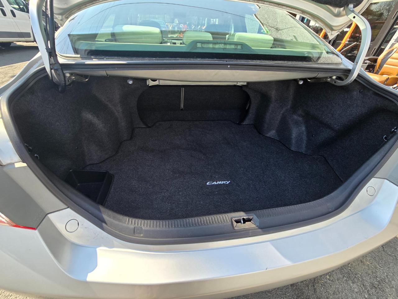 Toyota Camry 4dr Sdn I4 Auto LE (Natl) 2011