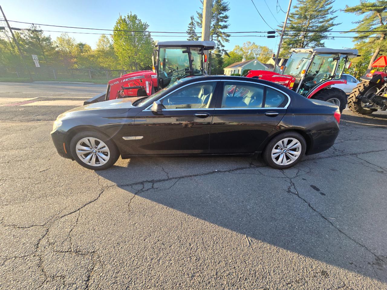 BMW 7 Series 4dr Sdn 740i RWD 2011