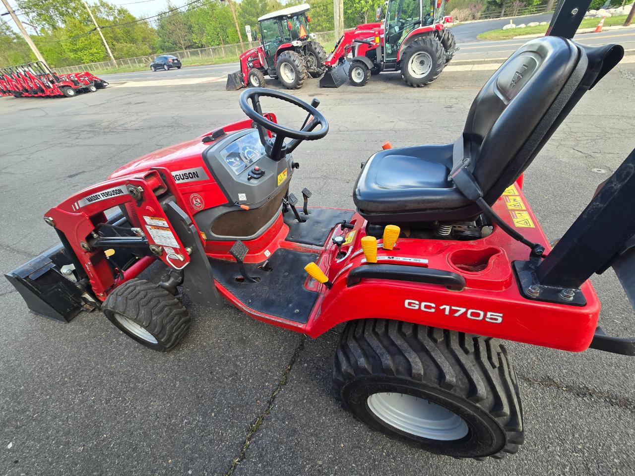 Massey Ferguson Farm  2017