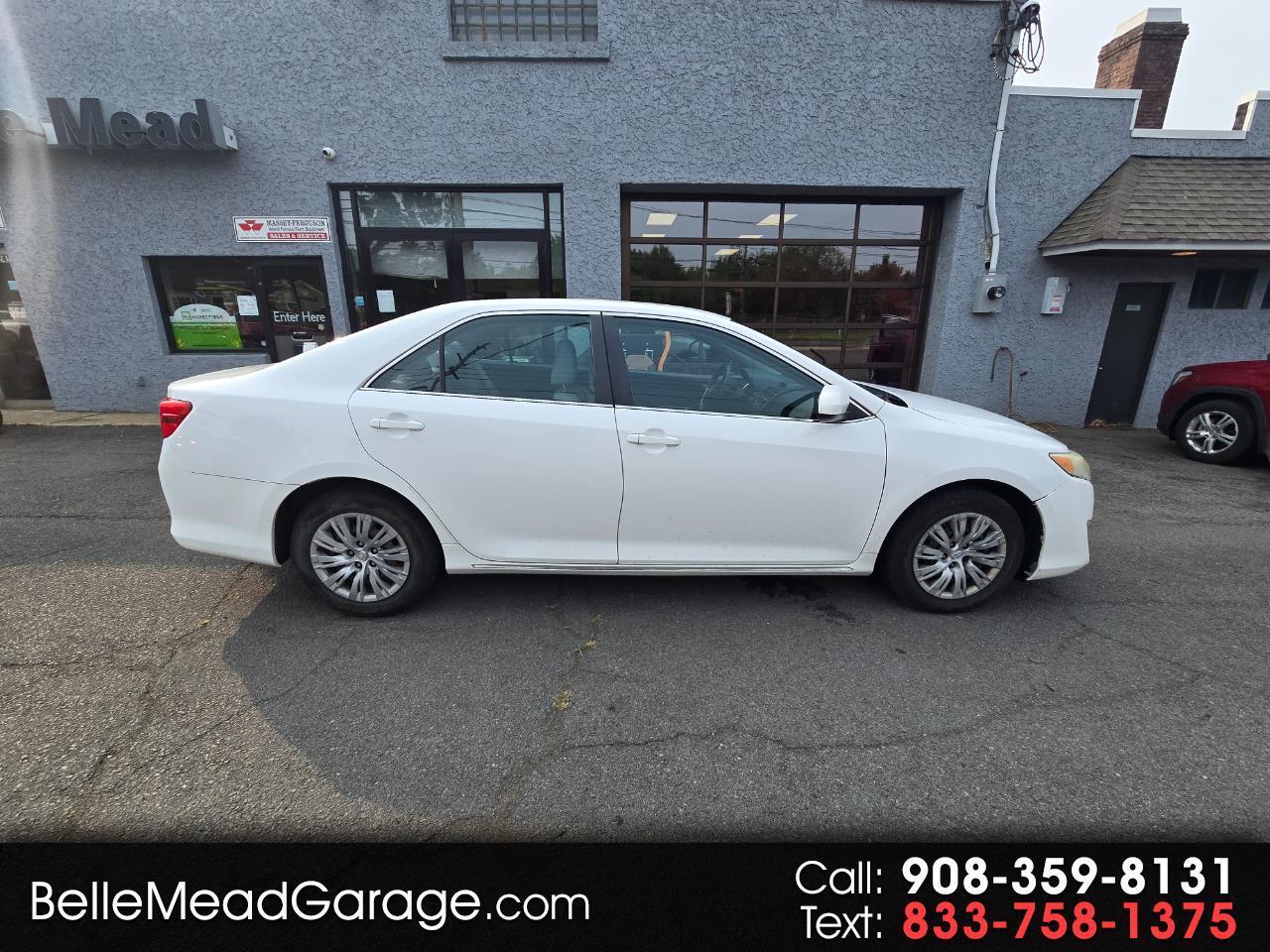 Toyota Camry 4dr Sdn I4 Auto XLE (Natl) 2013