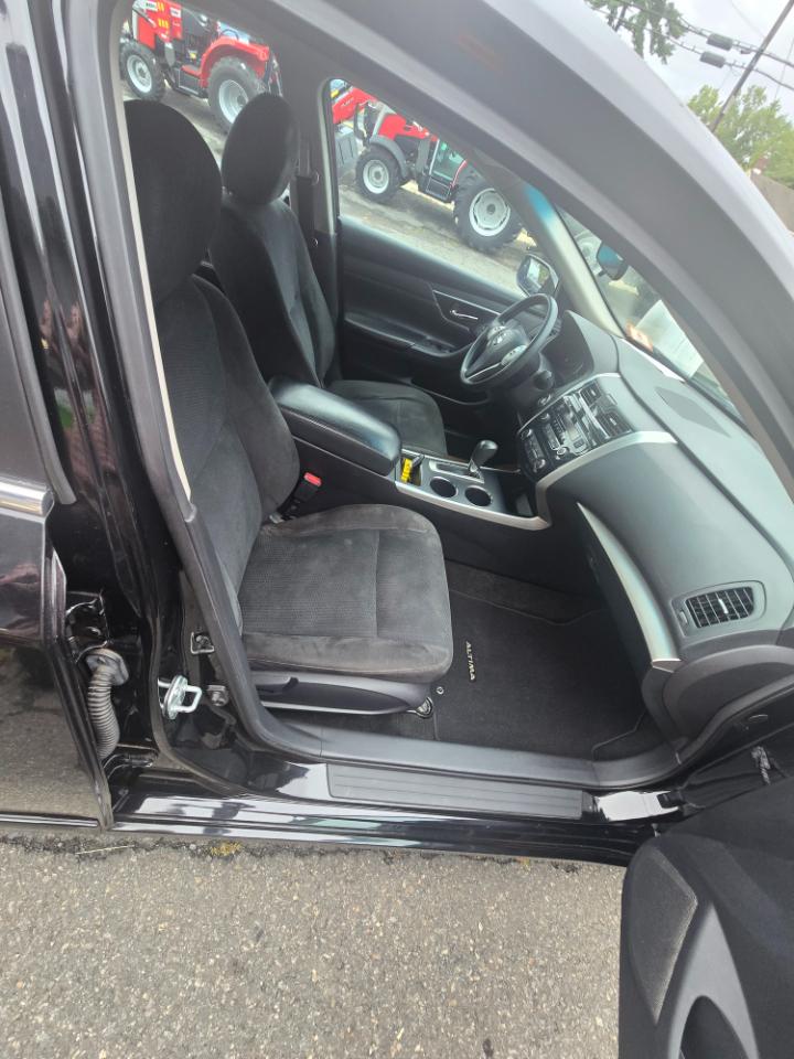 Nissan Altima  2015