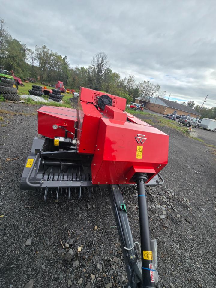Massey Ferguson Farm  2027