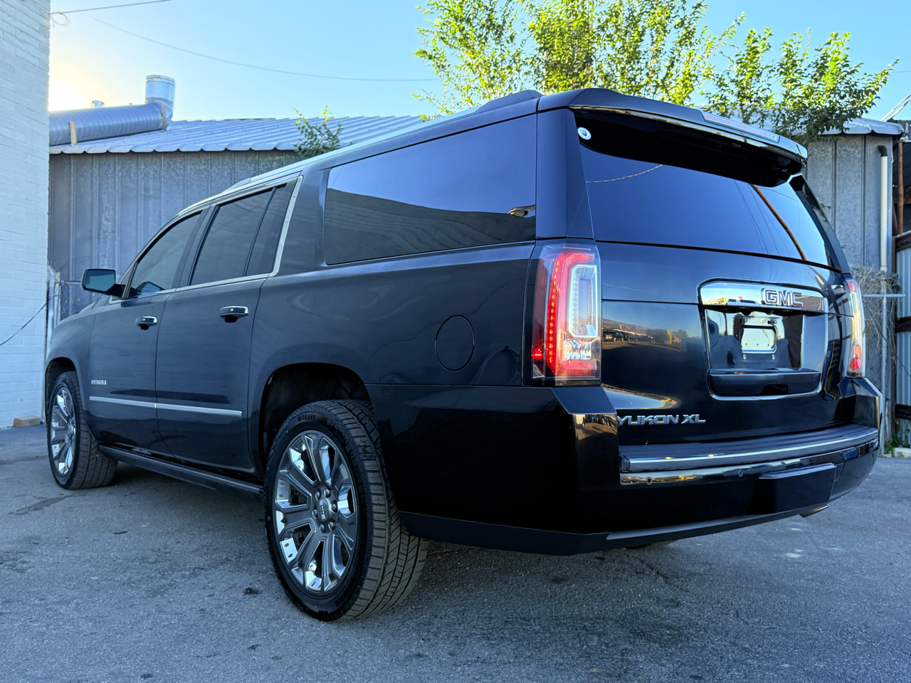 GMC Yukon Denali XL 4WD 2015