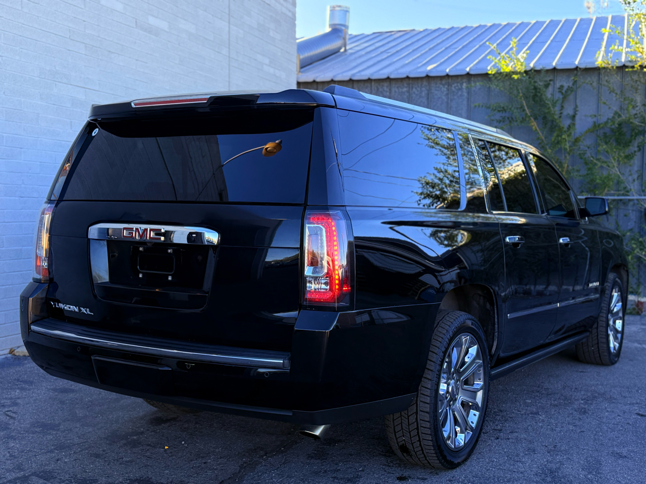 GMC Yukon Denali XL 4WD 2015