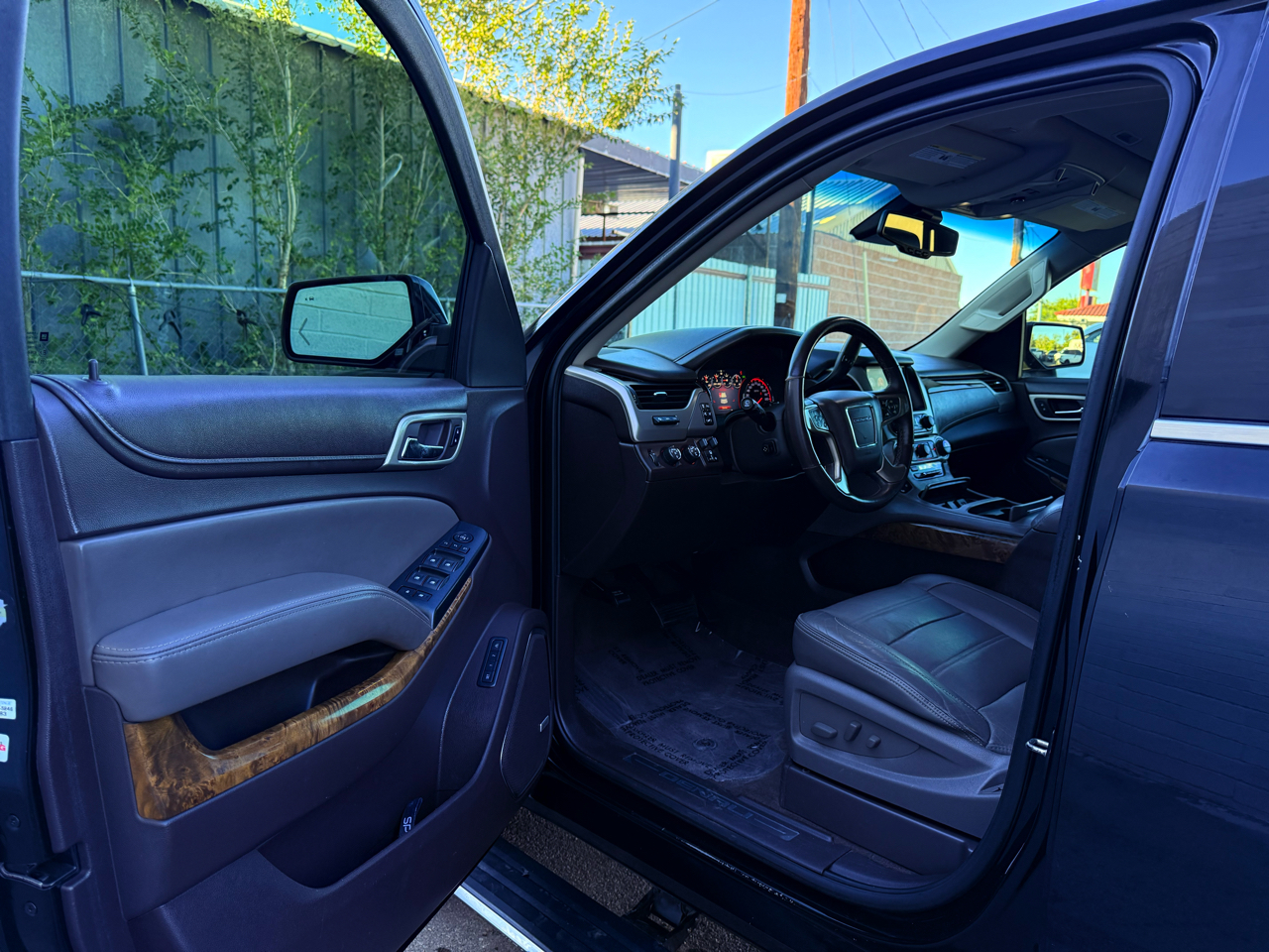 GMC Yukon Denali XL 4WD 2015