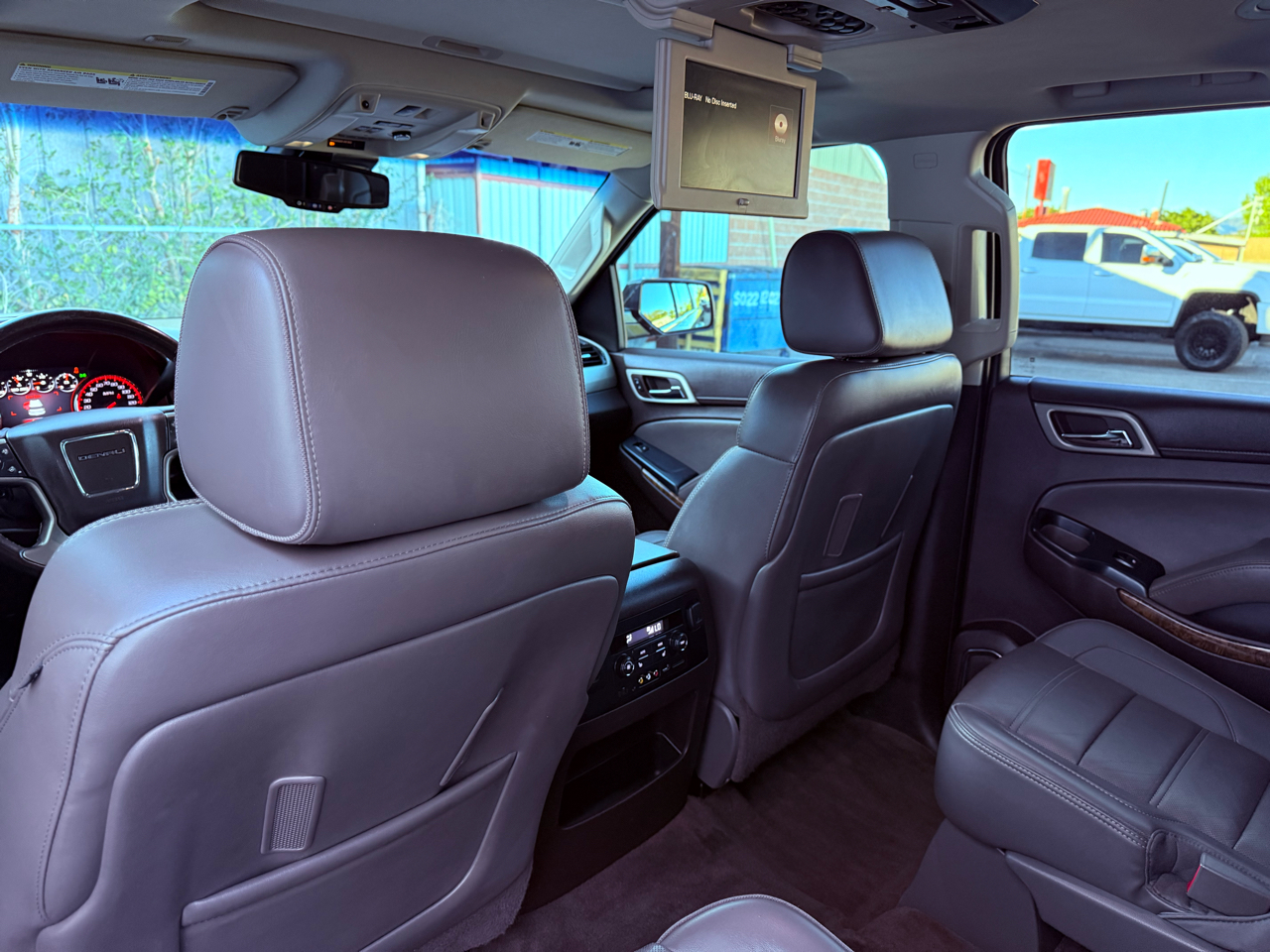 GMC Yukon Denali XL 4WD 2015